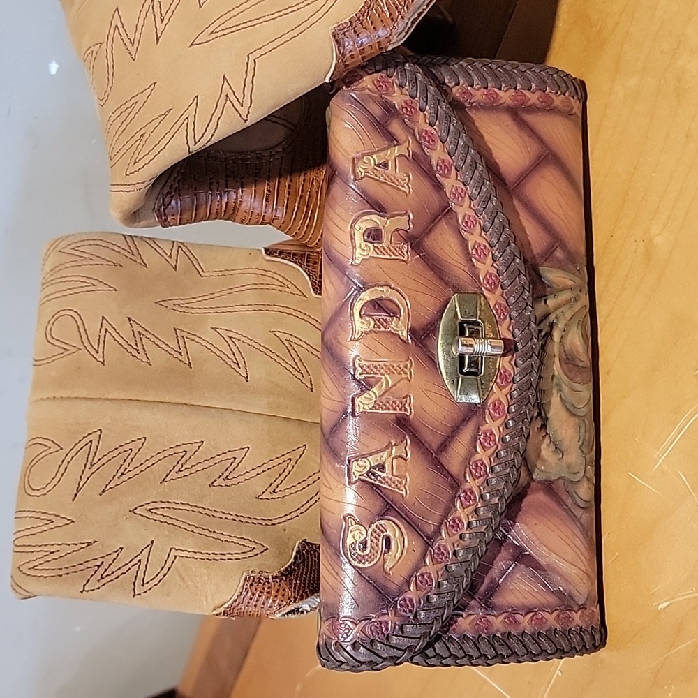 VTG | Tooled Leather Personalized Wristlet Wallet (SANDRA)